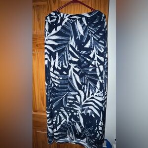 Beautiful Navy and White print maxi skirt